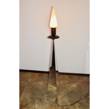 Minimalistyczna lampa podłogowa modern